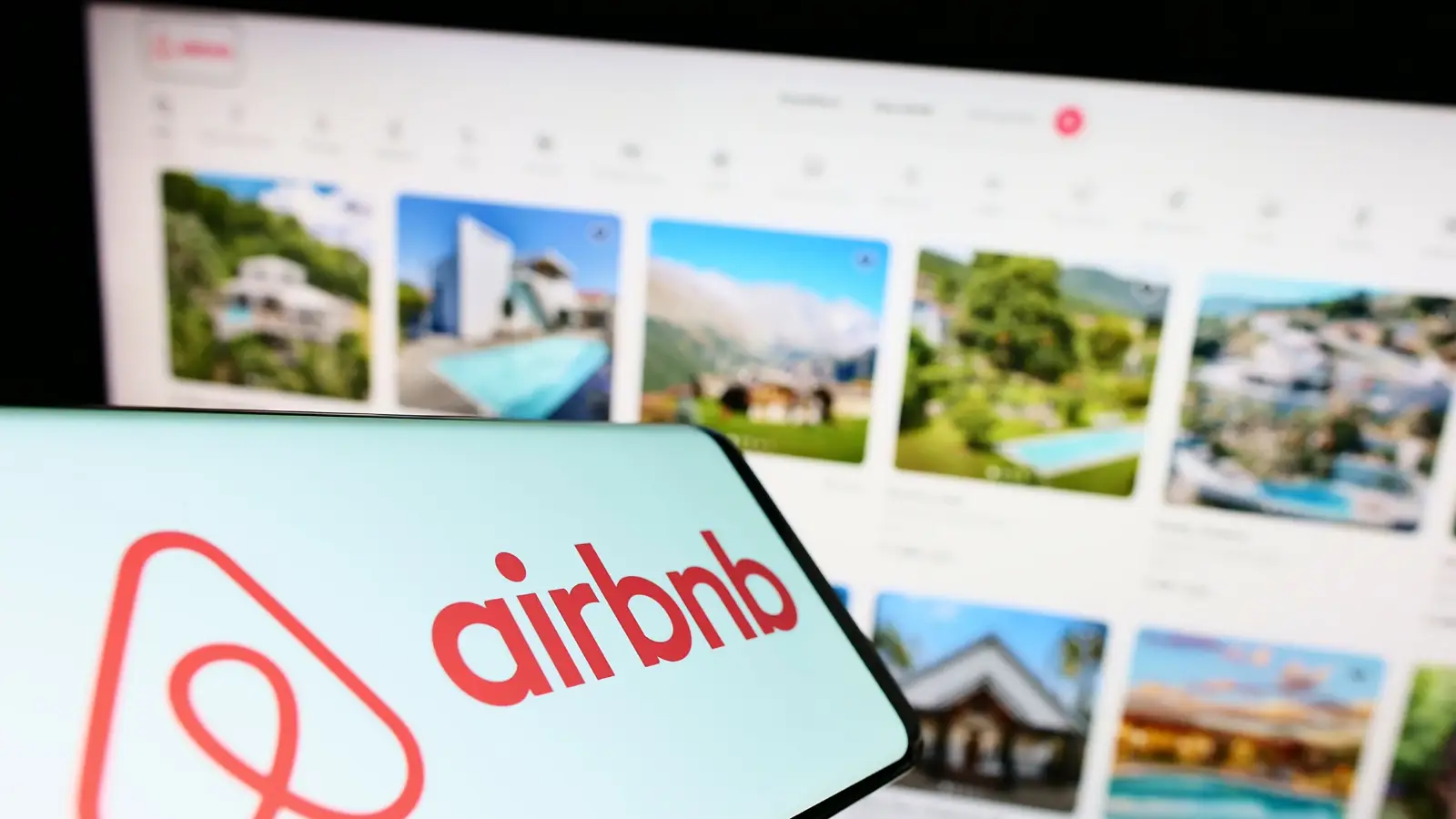 Airbnb: ユーザビリティを重視したUI/UX設計