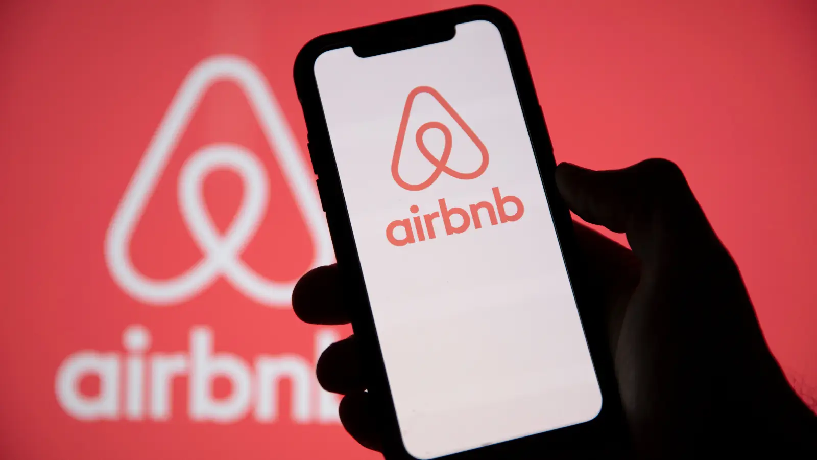 Airbnb: デジタル体験の融合